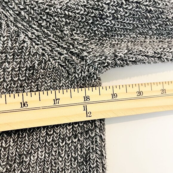 Victoria's Secret Gray Varsity Letter Cardigan Sweater Preppy - Size Medium - Picture 6 of 6